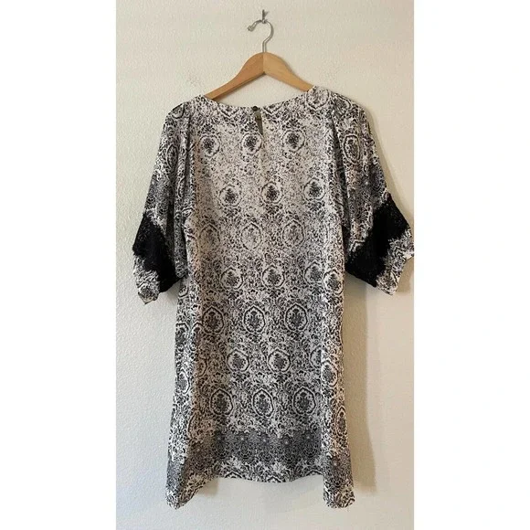 Pinkyotto Size S Black White Floral Damask Shift Dress Lace Trim Kimono Sleeve - Picture 3 of 8